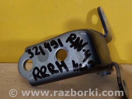 ФОТО Петля двері нижня для Toyota RAV-4 IV (XA40) (12-18) Київ