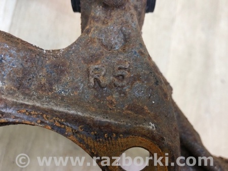 ФОТО Цапфа для Toyota Prius IV XW50 (15-22) Київ