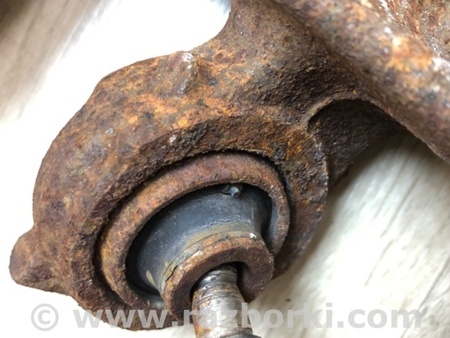 ФОТО Цапфа для Toyota Prius IV XW50 (15-22) Київ