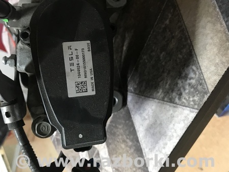 Супорт задній правий электро для Tesla Model 3 Белая Церковь 1044624-00-F
