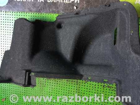 Обшивка крышки багажника правая для Toyota Auris E150 (10.2006-11.2012) Киев 6471012040C0
