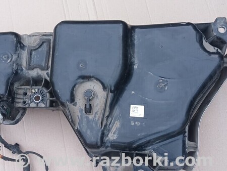 Топливный бак для Skoda Karoq (2016-...) Киев 5q0131877s 5q0131969e