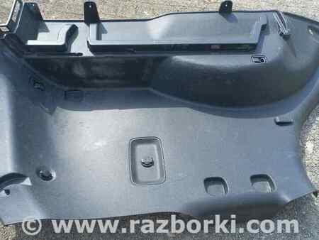 Обшивка крышки багажника задняя правая для KIA Sorento XM Киев 857401U500VA