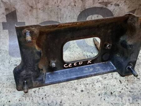 Кронштейн усилителя заднего бампера для KIA Ceed Киев 866421H100