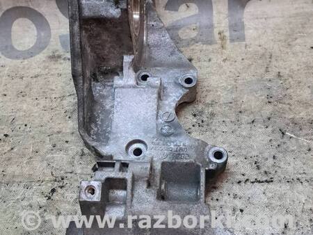 Кронштейн генератора для Volkswagen Caddy 3 (2003-2020) Київ 03L903143K