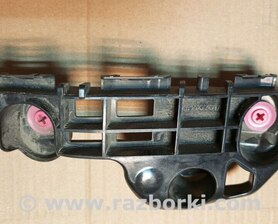 Крепление бампера переднее правое Toyota Camry 70 XV70 (17-23)
