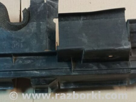 Дефлектор радиатора правый для Toyota RAV-4 V XA50 (18-25) Київ 16593-25120