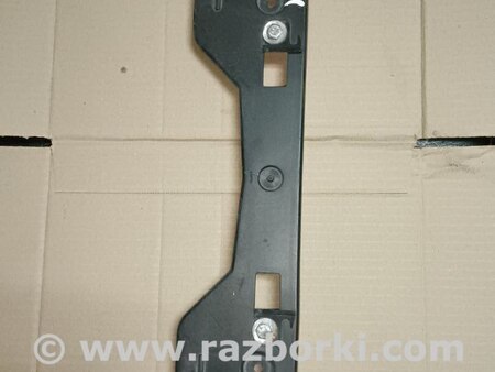 подіум номерного знаку для Toyota RAV-4 V XA50 (18-25) Київ 52114-42150
