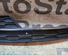 Решетка бампера Skoda Octavia A7