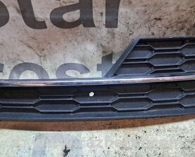 Решетка переднего бампера Skoda Octavia A7