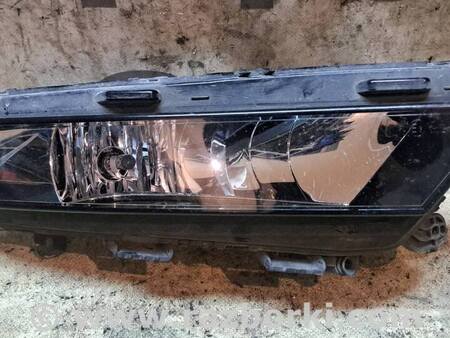 Противотуманная фара правая для Skoda Octavia A7 Київ 5E0941700F