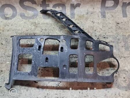 Кронштейн бампера переднего правый для Skoda Octavia A7 Київ 5E0807056F