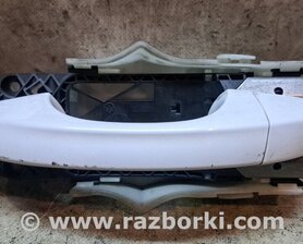 Накладка (кріплення) ручки двері передньої лівої Skoda Octavia A7 III SE (13-20)