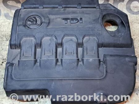 Декоративная крышка мотора для Skoda Octavia A7 III SE (13-20) Київ 04L103925T