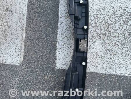 Накладка замка багажника для Toyota RAV-4 V XA50 (18-25) Київ 5838742130, 5838742090