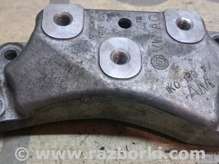Кронштейн крепления КПП для Skoda Octavia A5 II 1Z (04-13) Київ 1K0199117AM