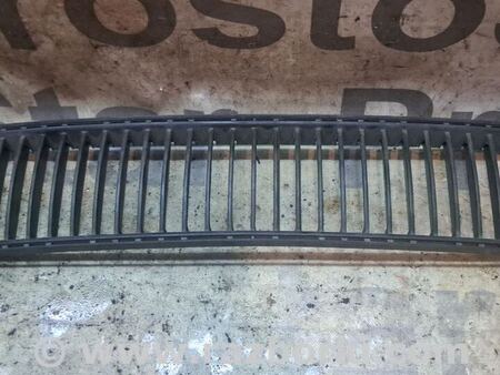 Решетка переднего бампера для Skoda Fabia Київ 6Y0853677D