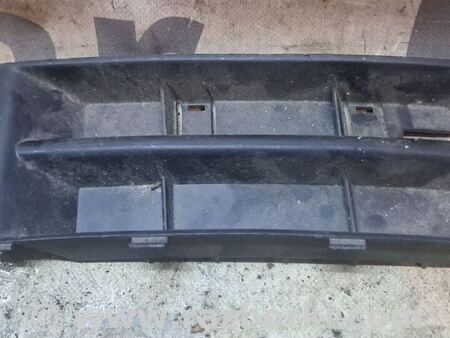 Решетка переднего бампера для Skoda Fabia Київ 6Y0853665D