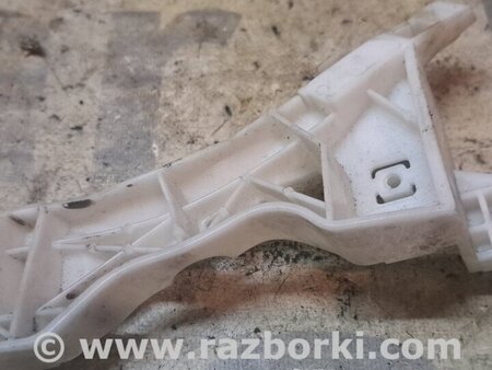 Кронштейн бампера переднего правый для Mazda 3 I BK (03-09) Київ BP4K500T1D