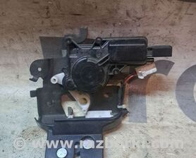 Замок крышки багажника Mazda 3 I BK (03-09)
