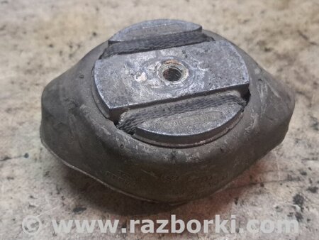 Подушка КПП для Volkswagen Passat B5 (08.1996-02.2005) Київ 4B0399151M