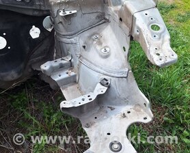 Лонжерон левый Volkswagen Caddy III Typ 2K +рест (04-15)