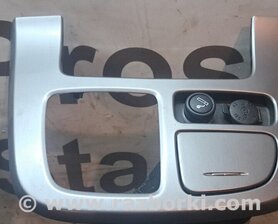 Накладка консоли центральной KIA Carnival 2 (06-14)