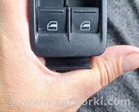 Кнопка стеклоподьемника Volkswagen Caddy III Typ 2K +рест (04-15)