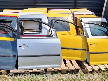 Двері задні ліві для Volkswagen Caddy III Typ 2K +рест (04-15) Житомир