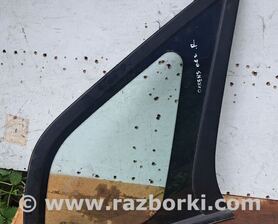 Стекло боковое глухое заднее правое KIA Carens 3 (06-13)