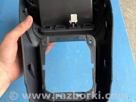 Центральна Консоль для Volkswagen Golf Plus Mk5 (12.2004-09.2014) Костопіль 5N1863476