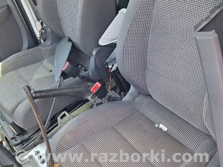 Сидіння переднє ліве для Volkswagen Caddy III Typ 2K +рест (04-15) Житомир