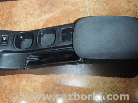 Подлокотник для Nissan Primera Львов