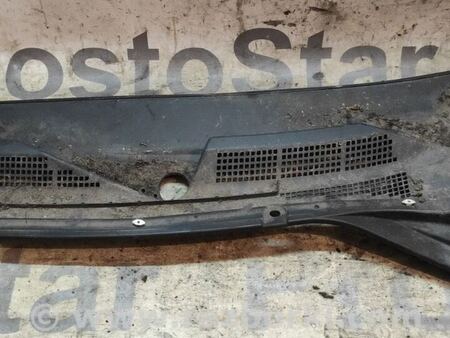 Пластик под лобовое стекло (Жабо) для Nissan X-Trail T30 (2001-2008) Киев 668638H900