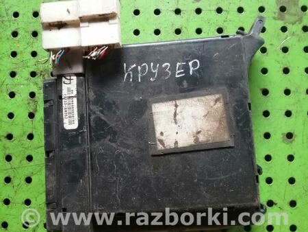 Блок предохранителей для Toyota Land Cruiser 200 Киев 8273360352