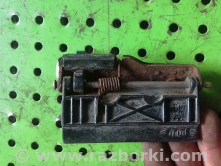 Ручка крышки багажника для Hyundai Matrix Киев 8172025020