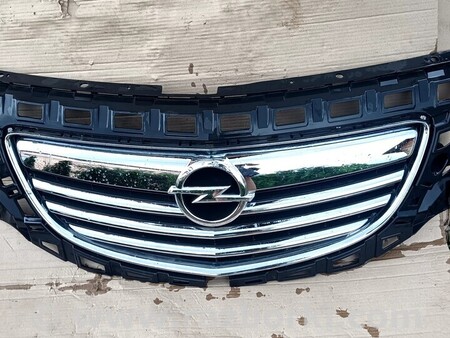Решетка радиатора для Opel Insignia Киев решетка радиатора Opel Insignia с 08 по 13 год  бу оригинал 13269802