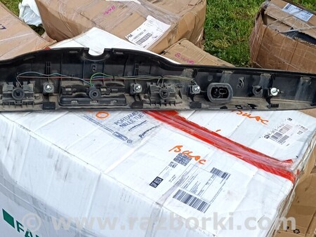 Накладка двери багажника для Volvo V60 Киев 31253346