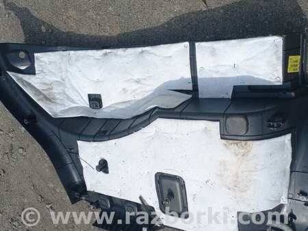 Обшивка крышки багажника задняя правая для KIA Sorento XM Киев 857401U500VA