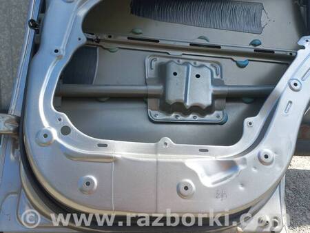 Дверь задняя правая для KIA Sorento XM Киев 770041U510