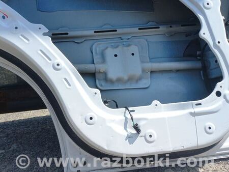 Дверь задняя левая для KIA Sorento XM Киев 770031U510