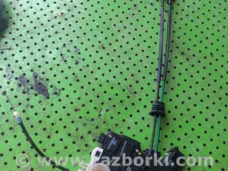 Замок двери передней правой для KIA Sorento XM Киев 813202P020