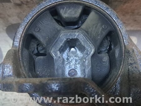 Подушка КПП для Hyundai Santa Fe CM (05-12) Киев 218302B400