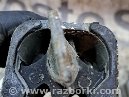 Подушка КПП для Volkswagen Crafter Киев 2E0199379