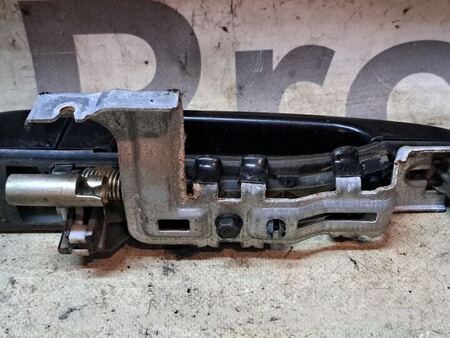 Ручка задней левой двери для KIA Carnival 2 (06-14) Київ 836504D001