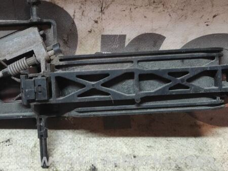 Ручка задней левой двери для Ford Fiesta Mk5 (2002-2012) Київ 1372474