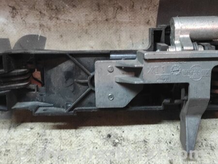 Ручка задней правой двери для Nissan Note E11 (2006-2013) Київ 80610AX62C