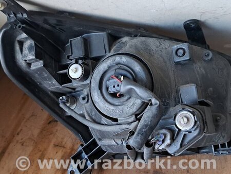 Фара передняя левая для Toyota RAV-4 II CA20W/XA20 (00-05) Київ 8115042180