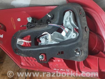 Фонарь задний правый для Toyota Auris E150 (06-12) Київ 8155102380