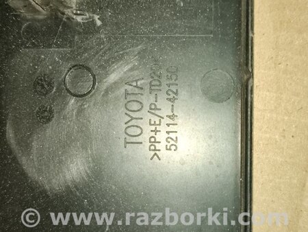 подіум номерного знаку для Toyota RAV-4 V XA50 (18-25) Київ 52114-42150